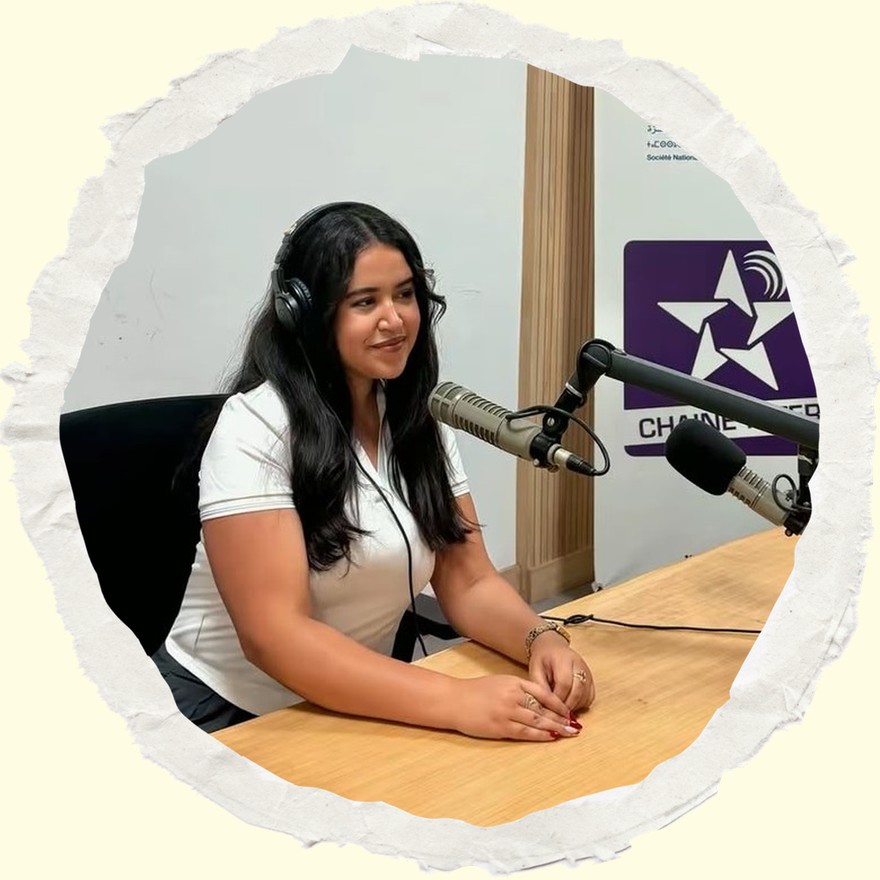 Salma Nouidai in the Radio Chaîne Inter studio