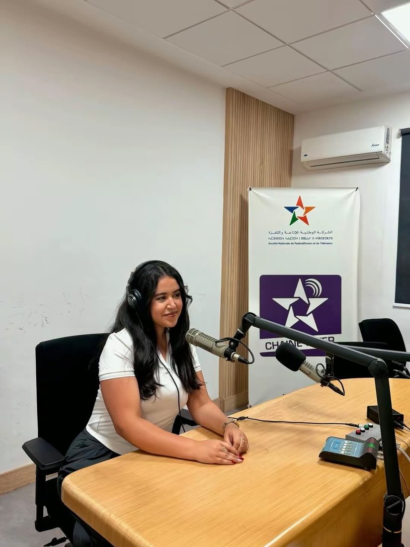 Salma Nouidai in the Radio Chaîne Inter studio